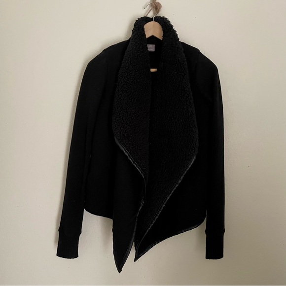 ABERCROMBIE & FITCH BLACK JACKET - Picture 2 of 5